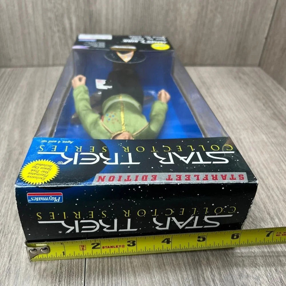 Star Trek Collector Series Capt. James T. Kirk Starfleet Edition-Playmates Toys - Picture 10 of 10